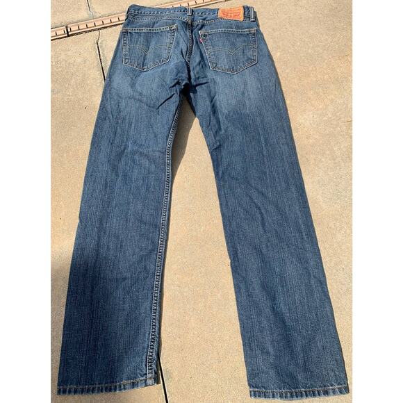 Levis 505 Size 31x32 - Picture 2 of 4